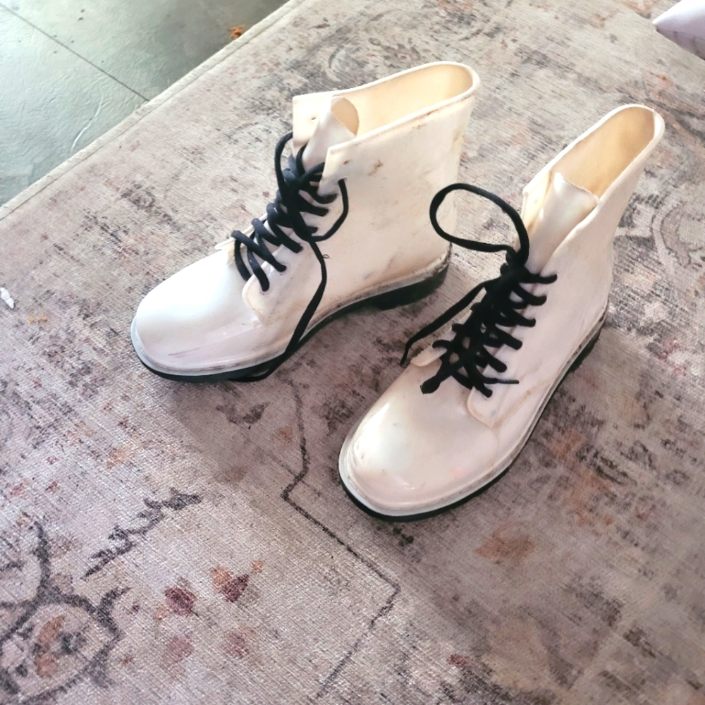 Rubber boots size 8